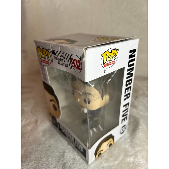 Funko POP Pop! TV: Umbrella Academy - Number Five - Picture 2 of 3
